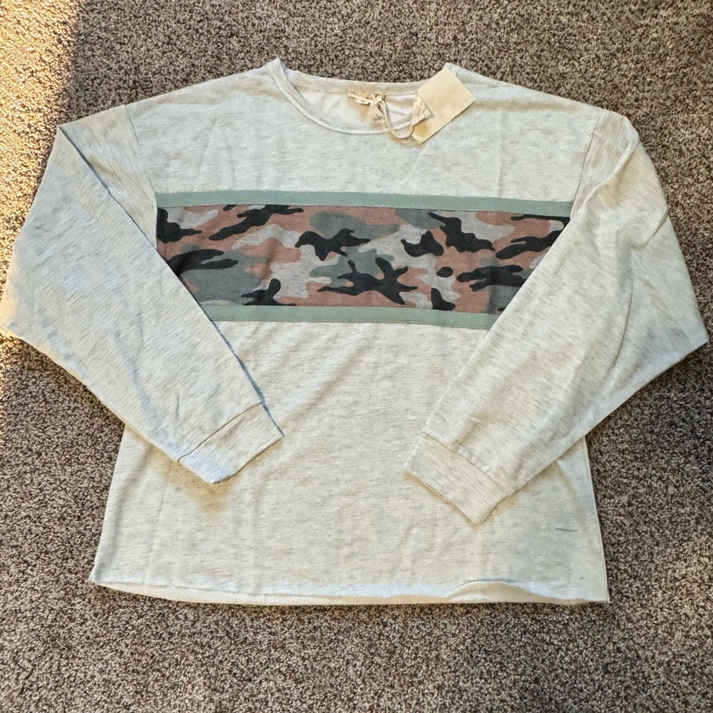 Hem & Thread(Anthropologie) Gray and Green Long Sleeve Tee